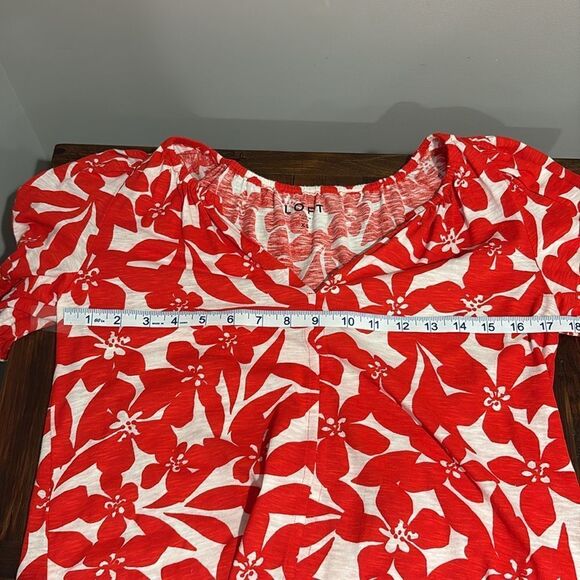 LOFT Plumeria Puff Sleeve Split Neck Top Size XS - Picture 9 of 10